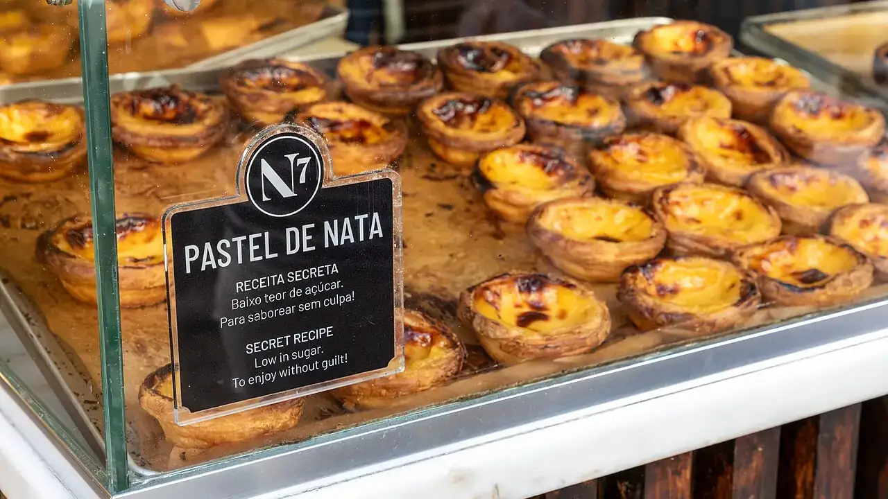 Pastéis de nata on display